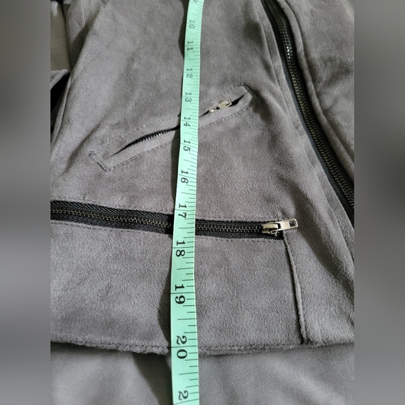 ✨️HP✨️Jaase | NWOT | Chic Gray Faux Suede Moto Jacket (SIZE S) - Picture 8 of 14